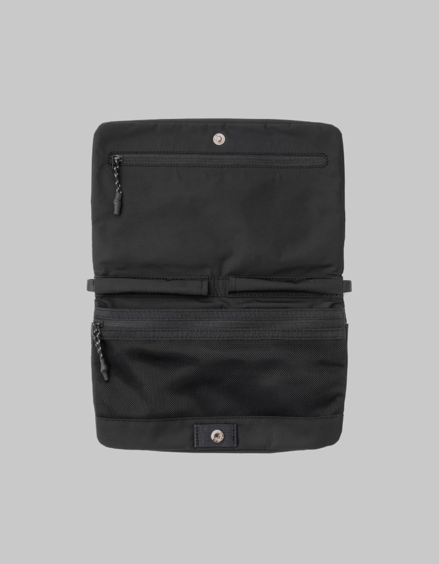 Flat Sacoche Small Black Tech Sateen